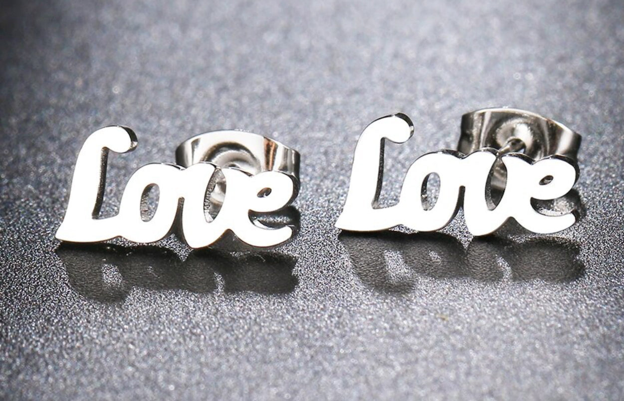 LOVE stud Silver